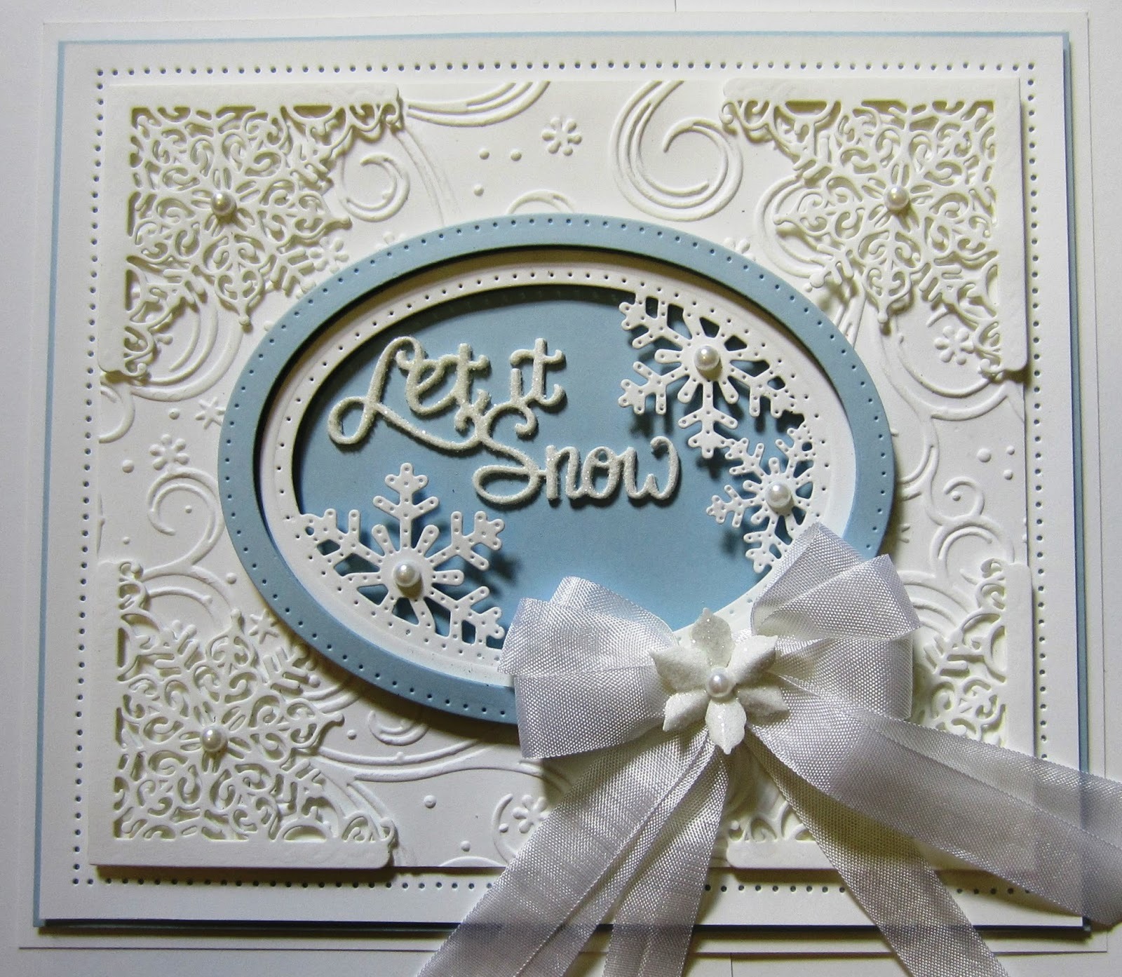 Sue Wilson Dies Festive Collection Peeking Snowflake Ced3022