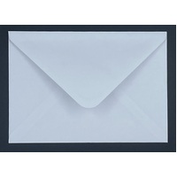 Craft UK Limited 50 Scallop White 5x7 inch Cards 300gsm and Envelopes